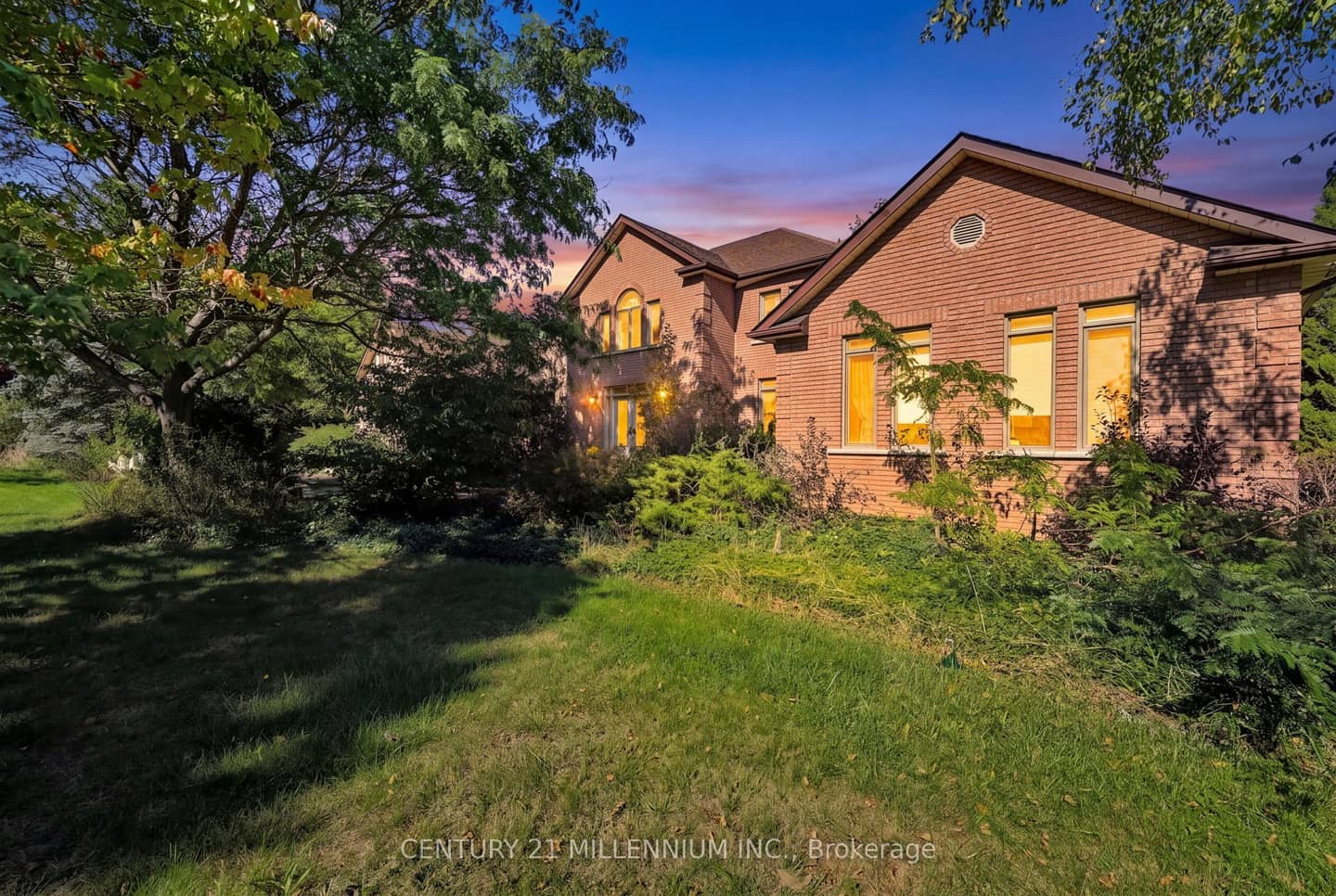 16 Tanglewood Drive, Caledon, ON L7K 0K6