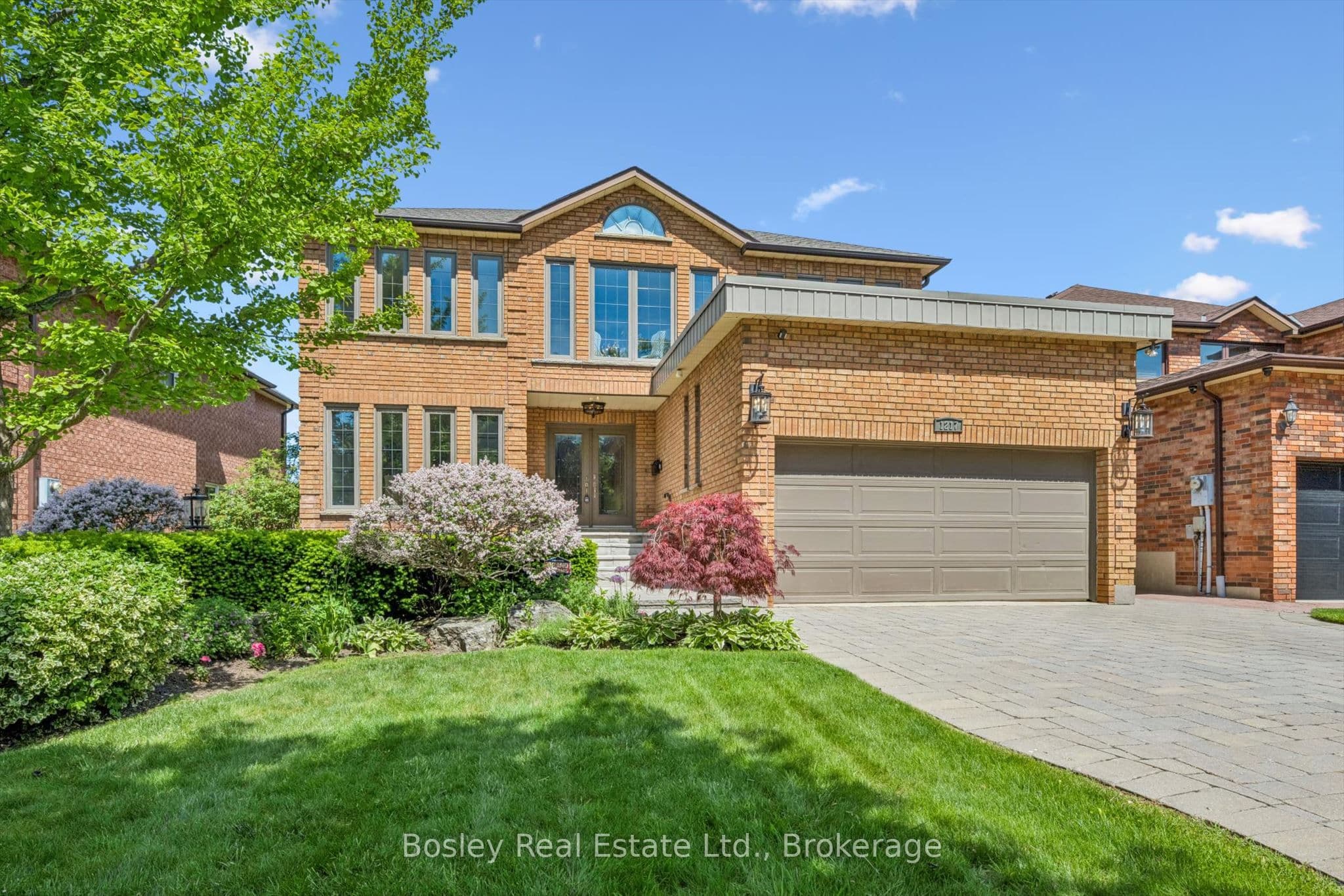 1217 Sugar Maple Court, Mississauga, ON L4W 4P6