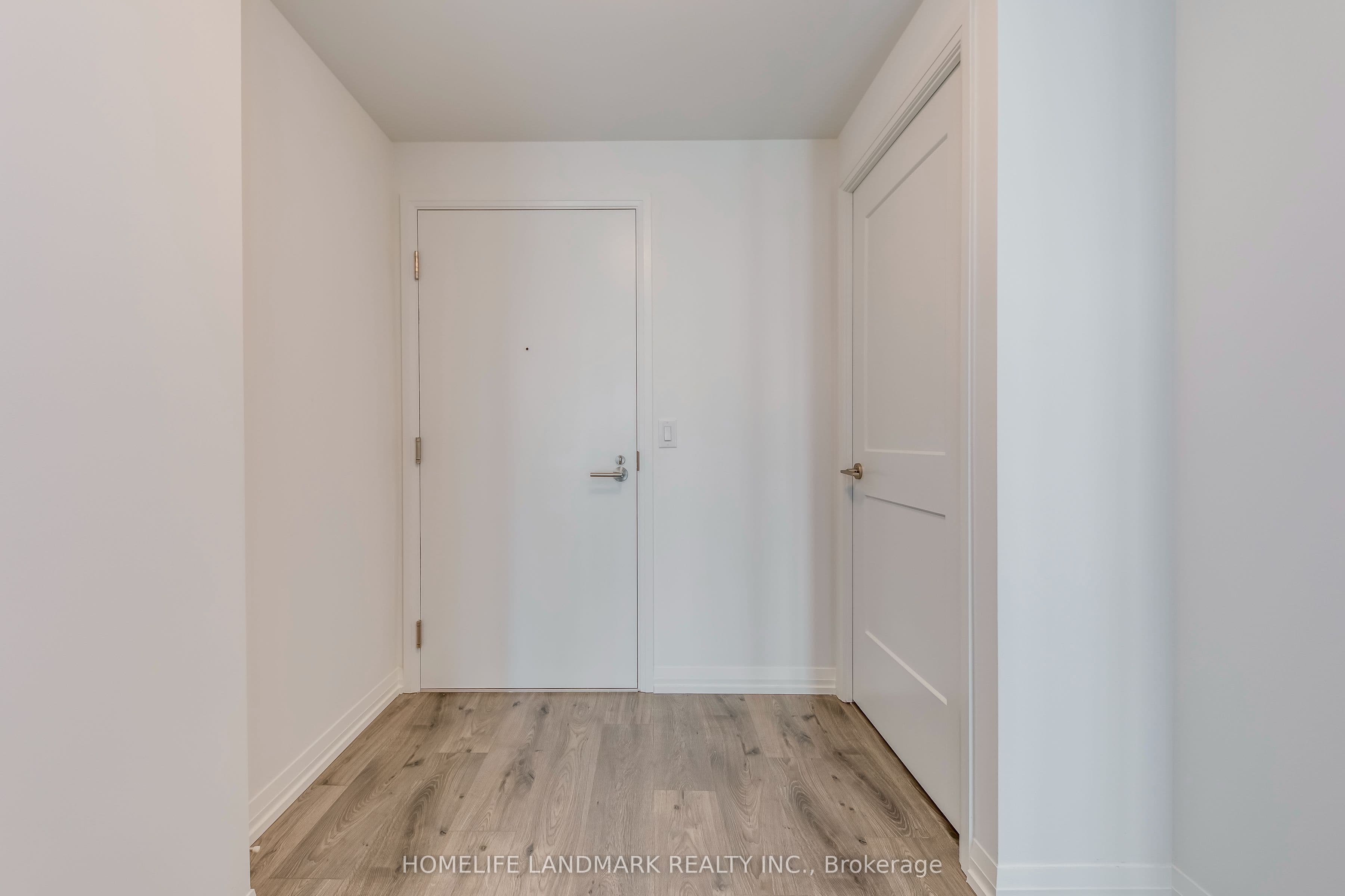 8 Widmer Street 2411, Toronto, ON M5V 0W6