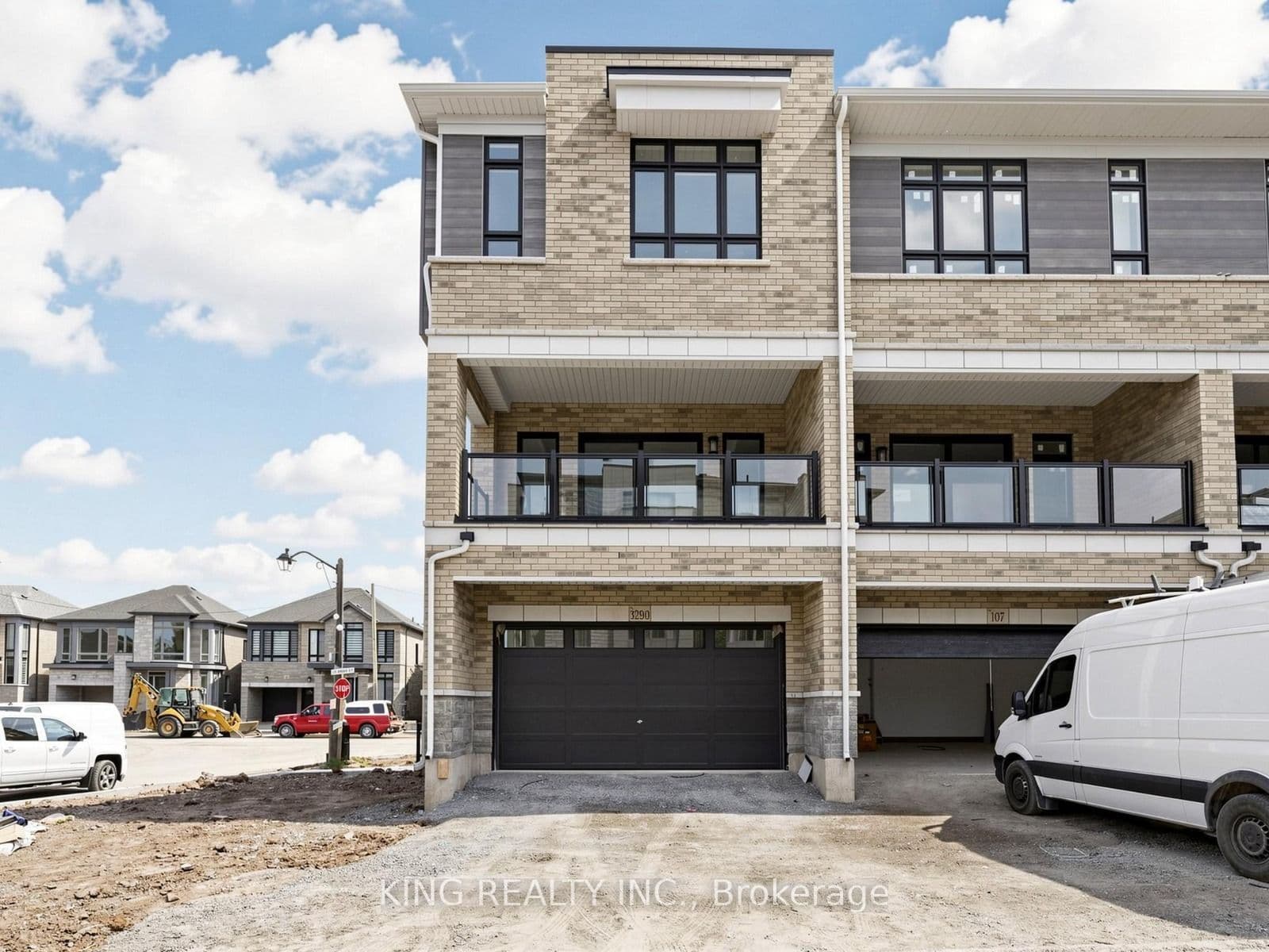 3290 Taha Garden, Oakville, ON L6M 5R9