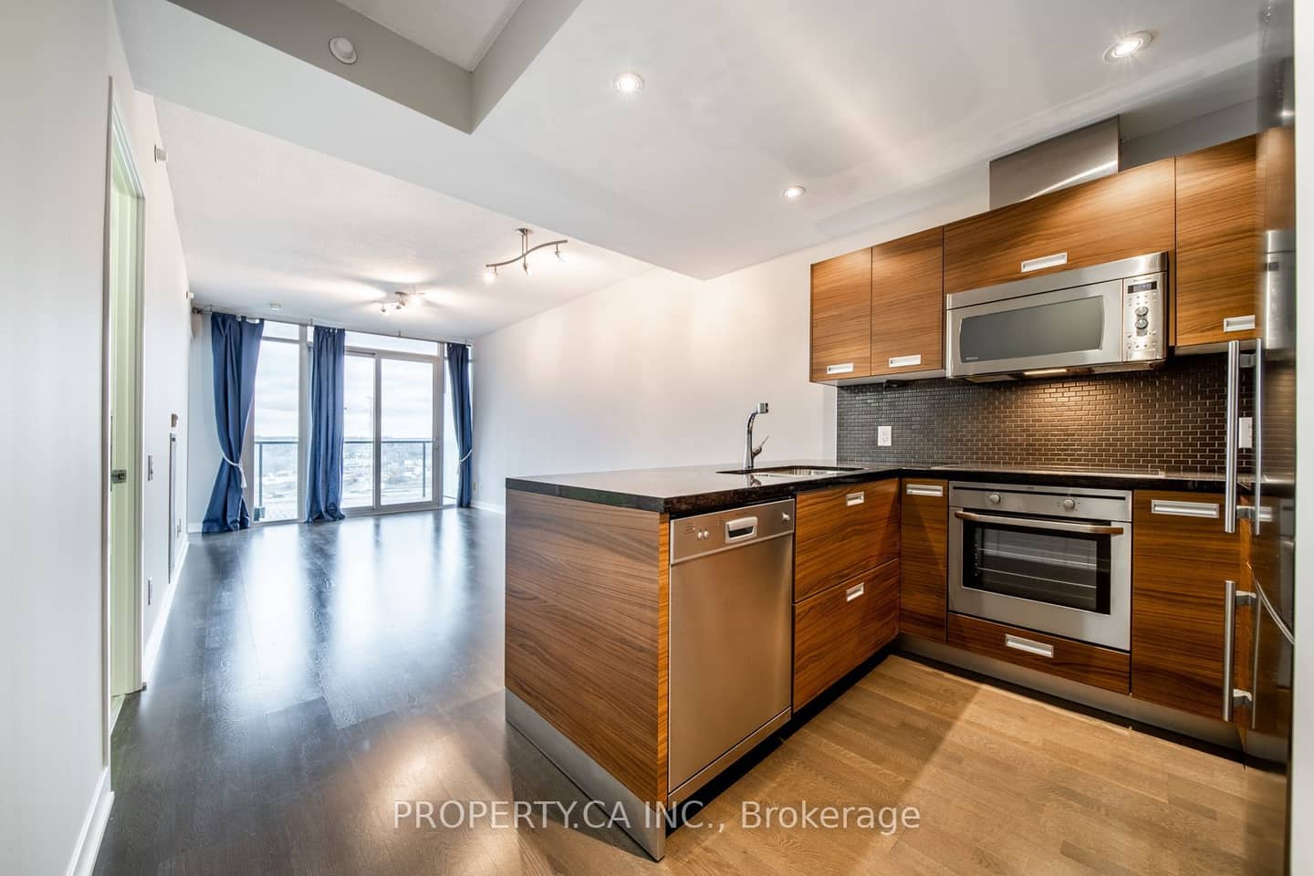 88 Park Lawn Road 1215, Toronto, ON M8Y 0B5