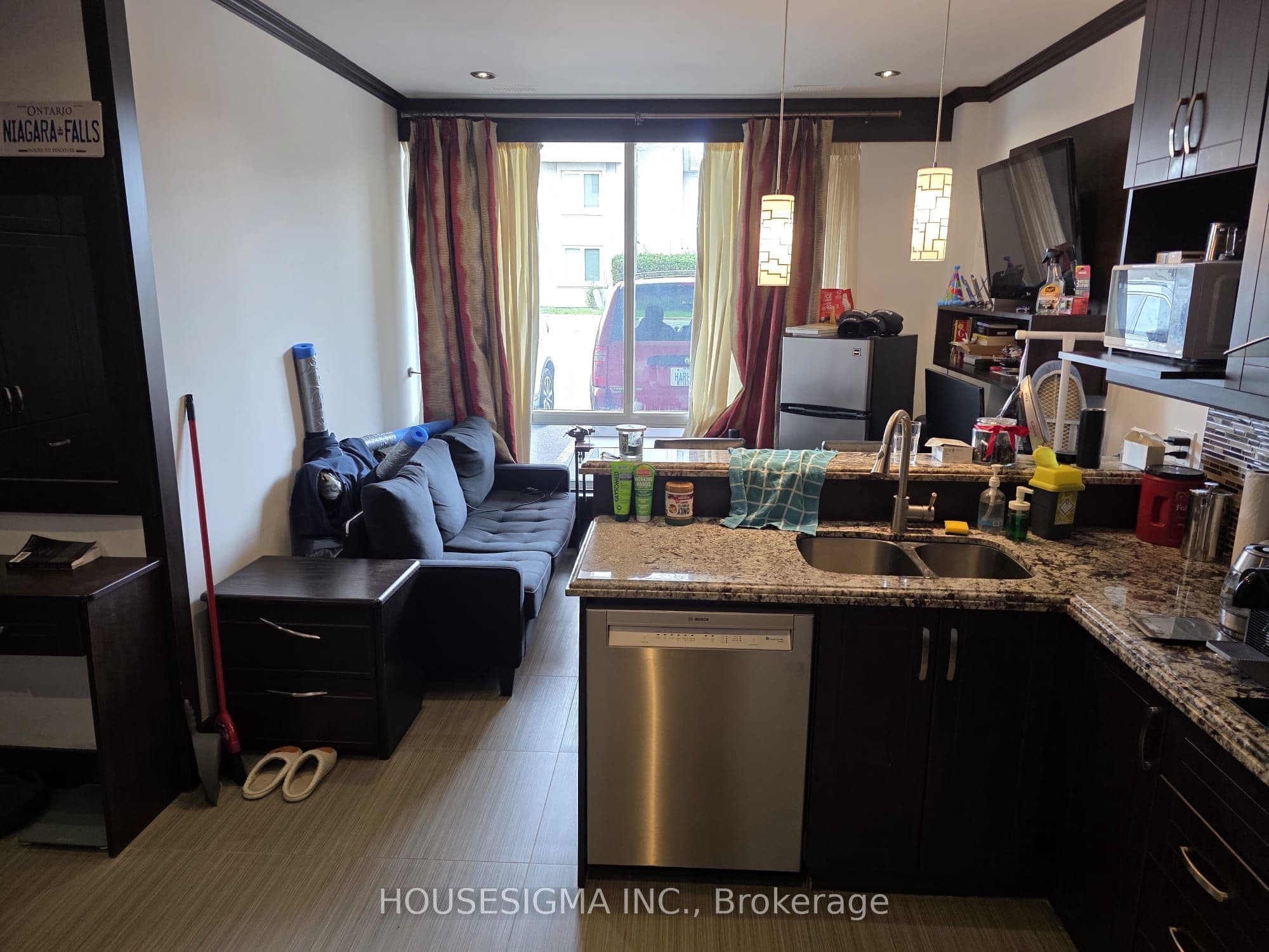 1 Hycrest Avenue 101, Toronto, ON M2N 6V8