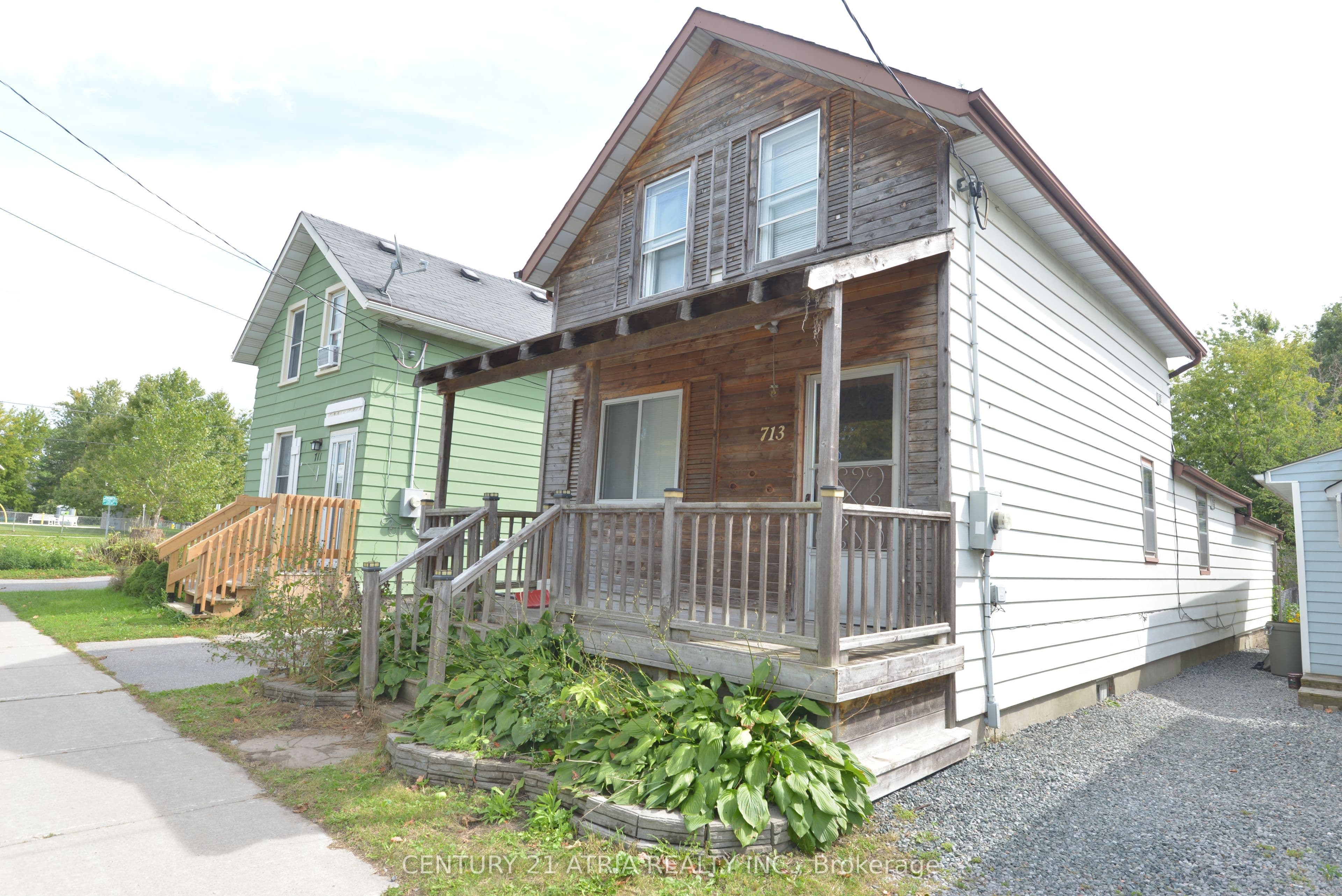 713 Chamberlain Street, Peterborough, ON K9J 4M2