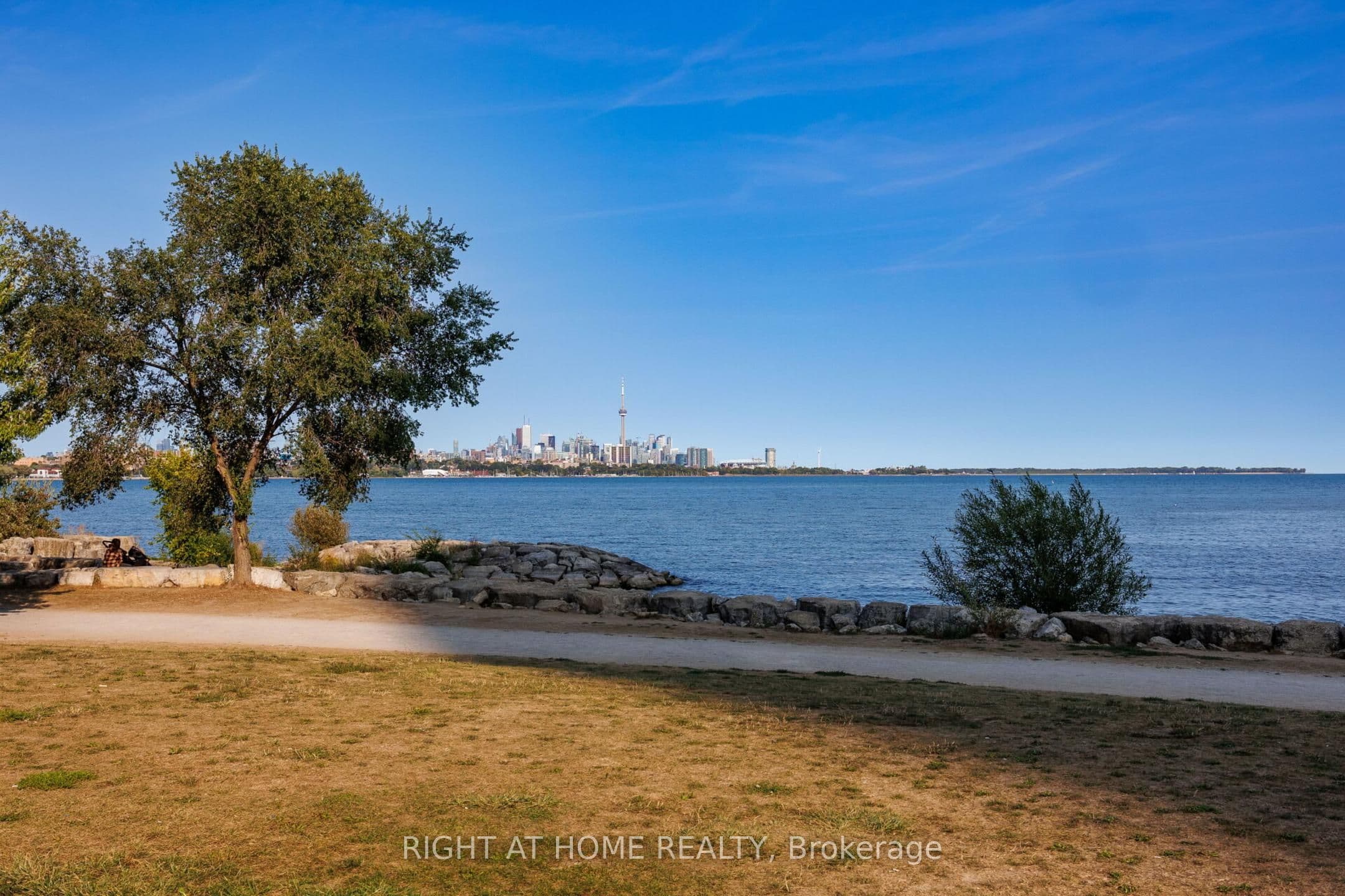 2119 Lake Shore Boulevard W 217, Toronto, ON M8V 4E8