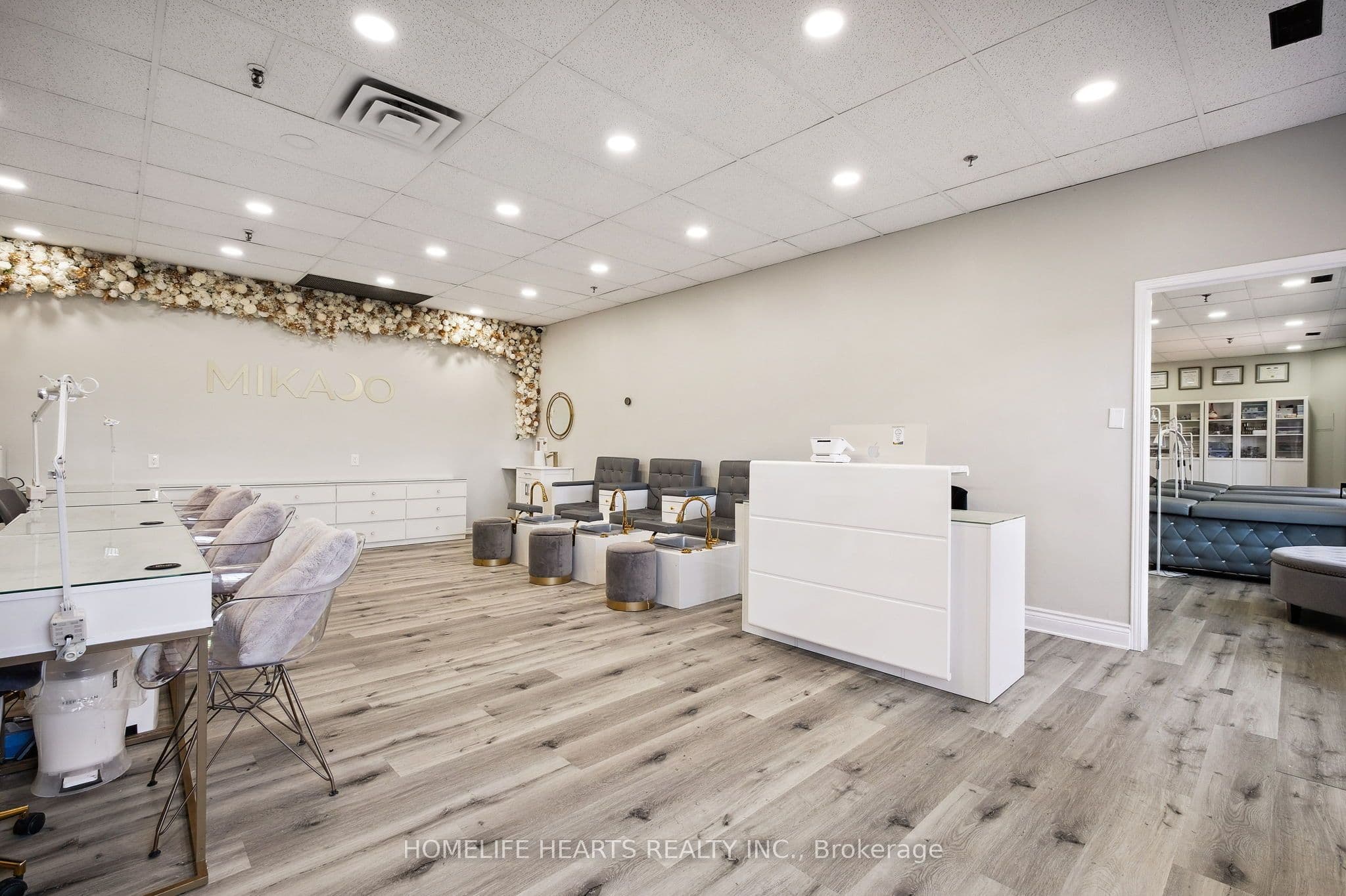 2180 Credit Valley Road, Mississauga, ON L5M 3C9