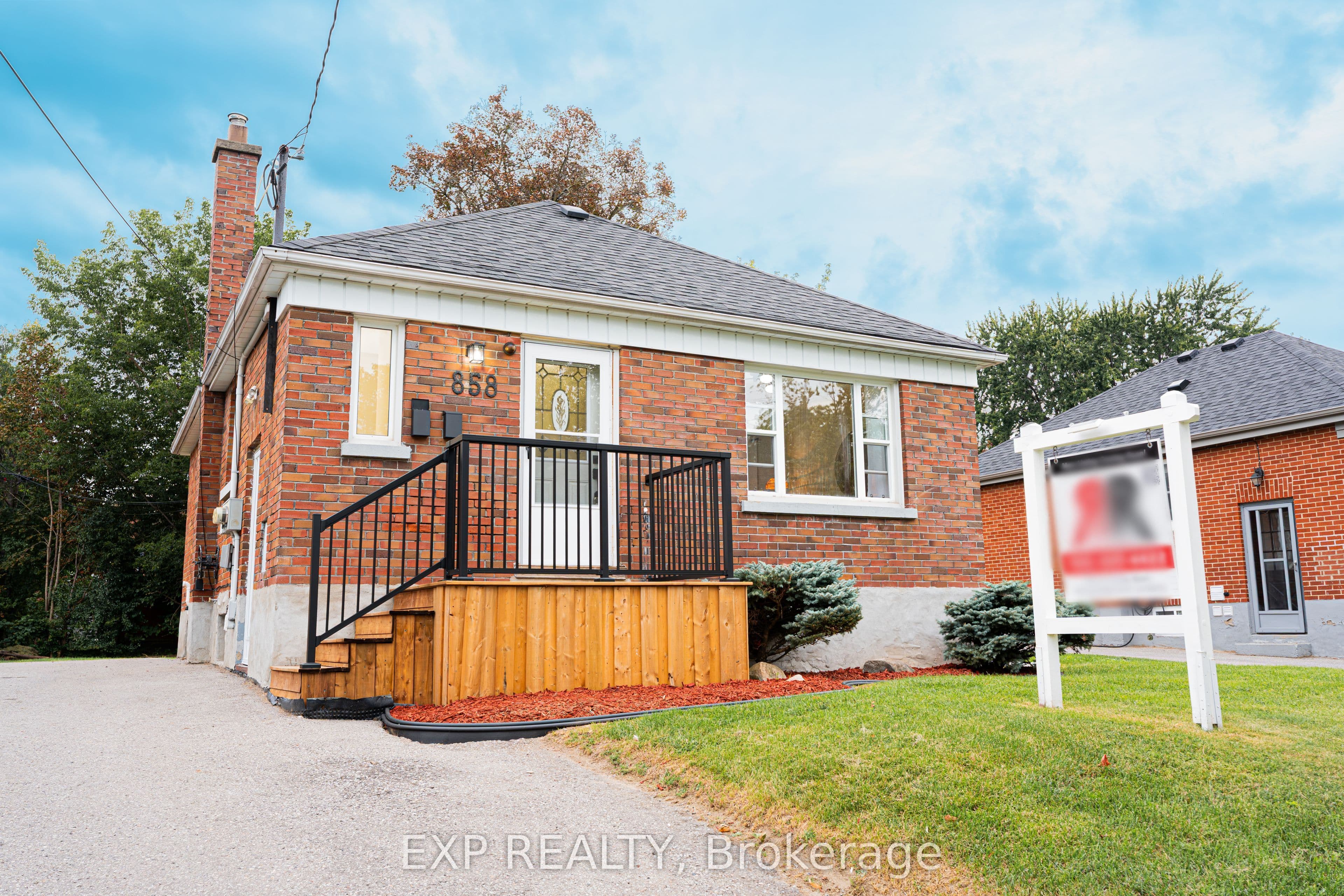 858 Grierson Street, Oshawa, ON L1G 5J9